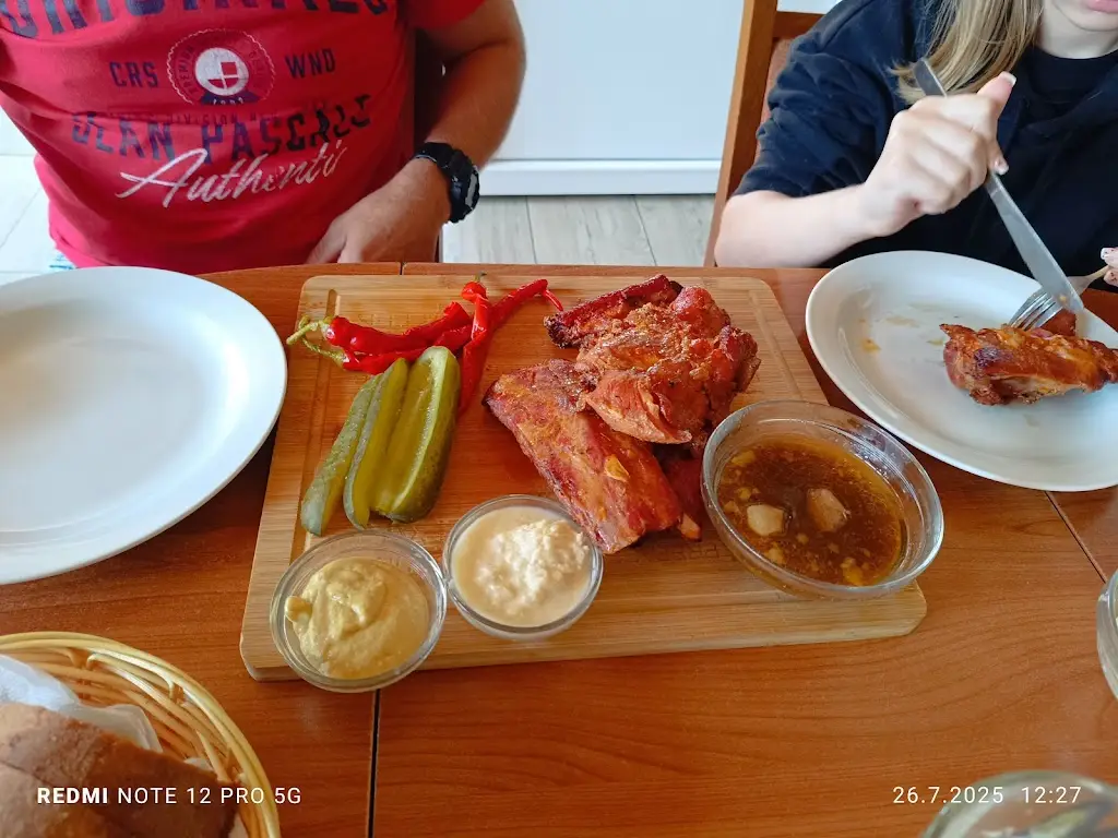 Jarmila Buráňová_Restaurace U Svatého Víta_Blížkovice_review