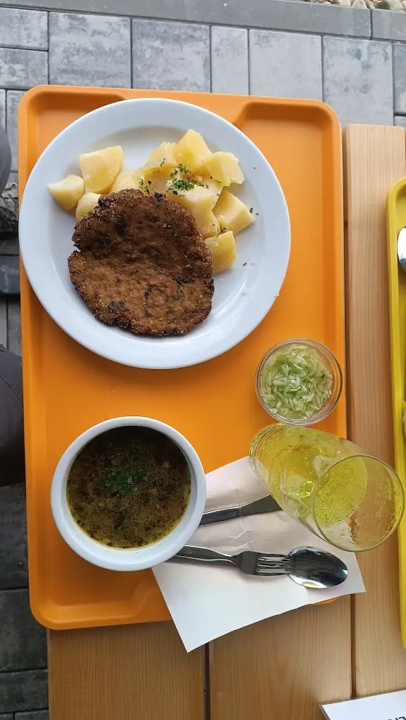 Martin Soustar_Obědy Blučina_Blučina_review