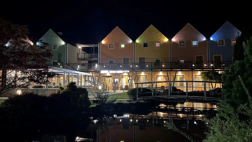 Mat Benda_Hotel Kraví Hora_Bořetice_recensione