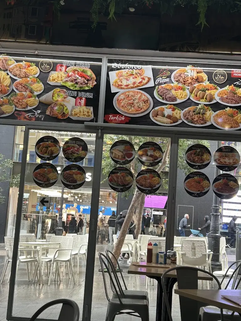 Berra Yaren Demir_Bosforos Turkish Hortalezas,6 // Restaurante Turco 100% Halal_Borek_review