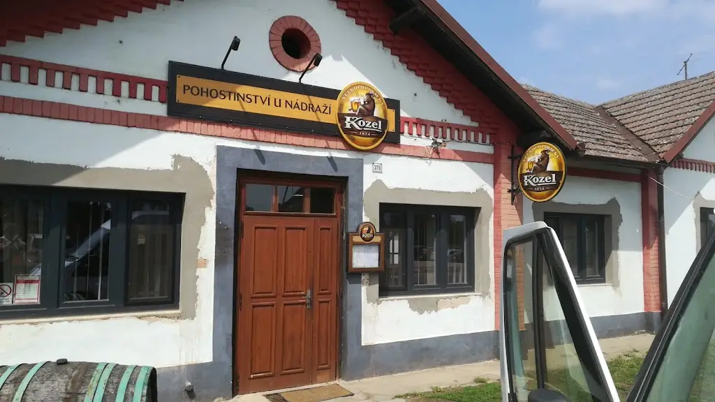 Restaurace "U NÁDRAŽÍ" restaurant in Božice