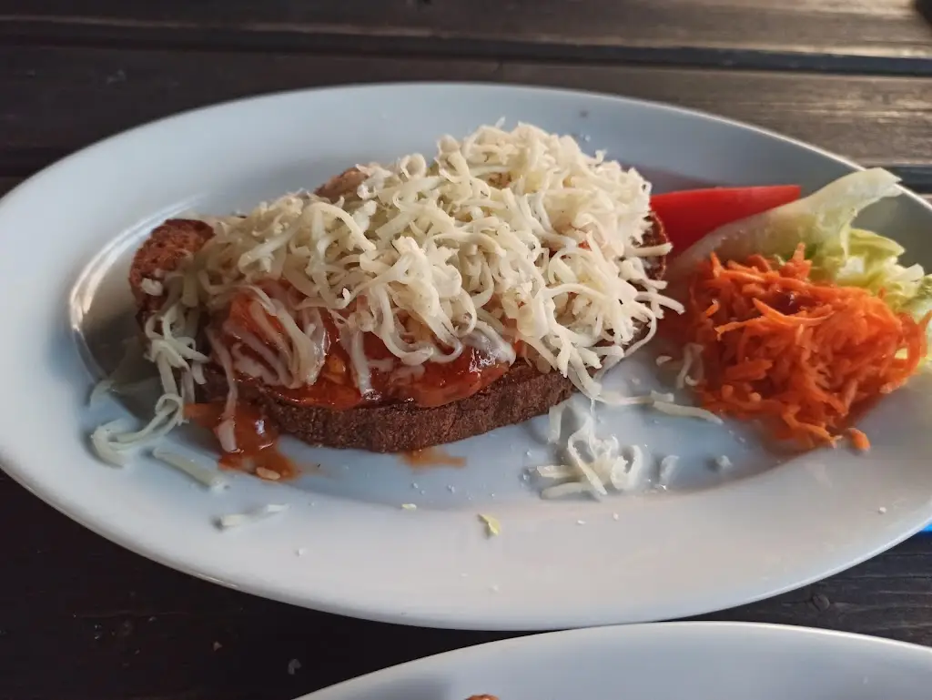 Lukáš Koukol_Zlatá růže spol. s r.o._Boskovice_review