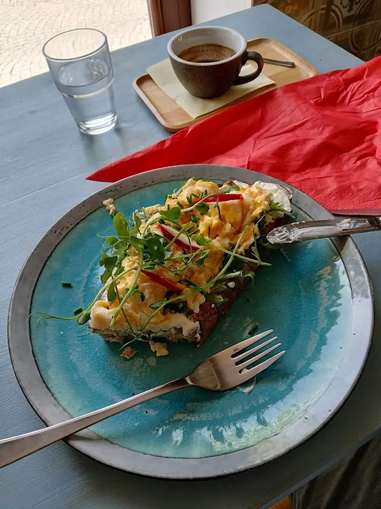 Jan Ondruška_cafe Kakabu_Boskovice_review