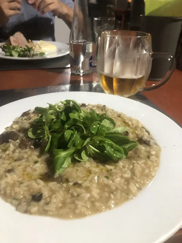 Attila Dóri_Park Restaurant_Břeclav_recensione