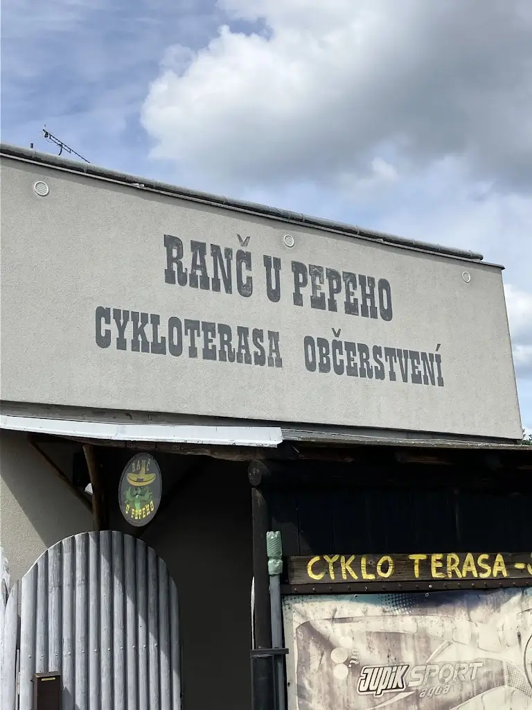 Peter Fo_Bufet cykloterasa Ranč U Pepeho_Břeclav_review