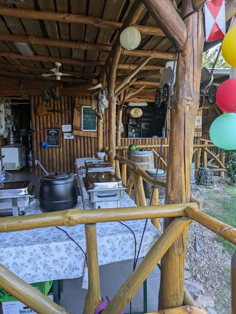 Bufet cykloterasa Ranč U Pepeho_Břeclav_slider_image_3