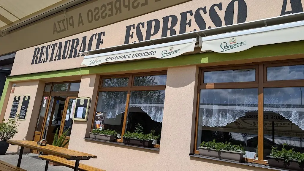 Restaurace Espresso a Pizzarie_Břeclav_slider_image_1