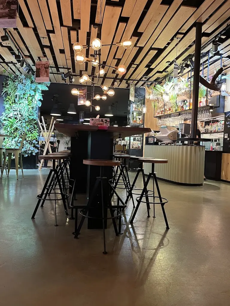 Peter Beliš_Burgr's Club_Břeclav_review