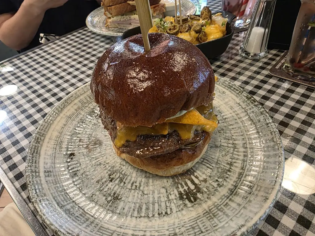 Honza Zobal (CoachHonzaZone)_Burgr's Club_Břeclav_review