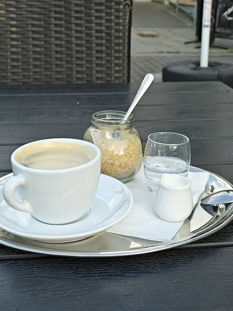 Piotr M_Lokálka_Břeclav_review