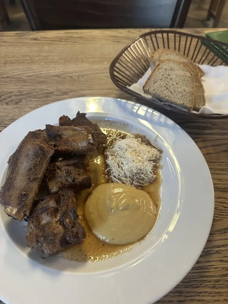 Jean Y_Lokál U Caipla_Brno_recensione