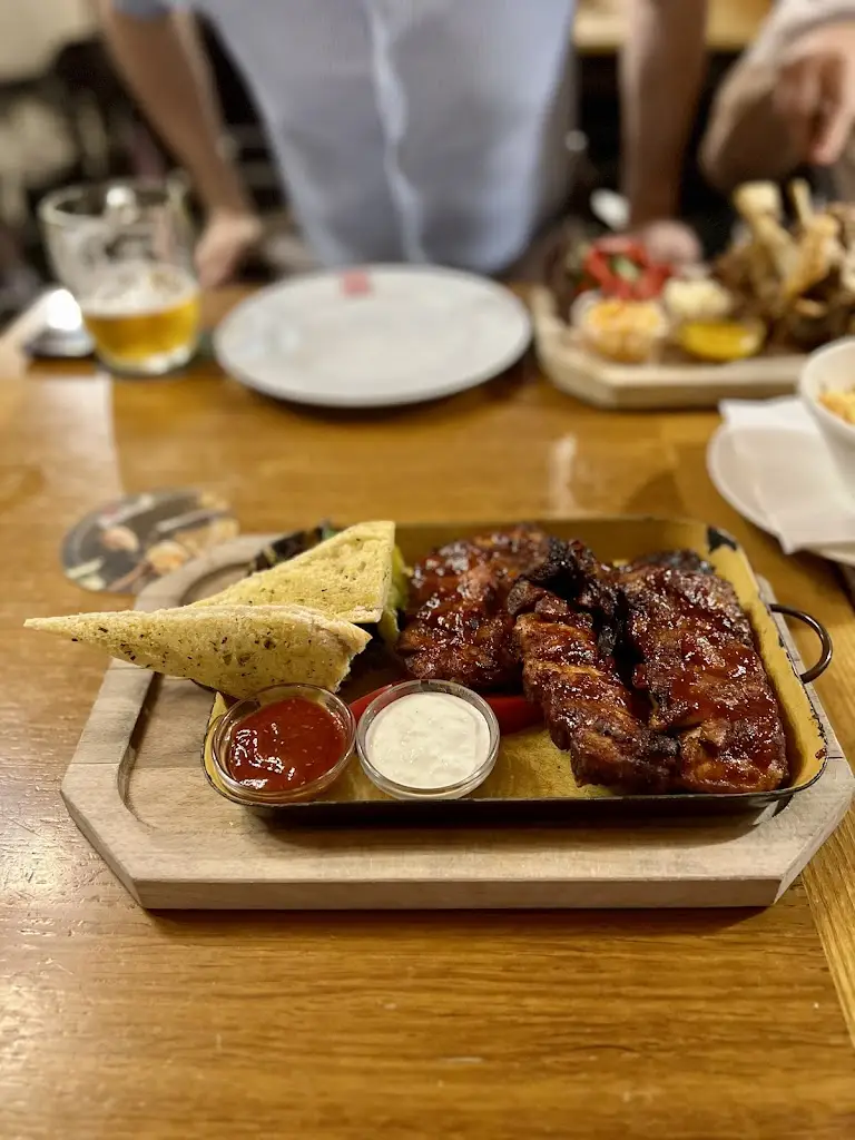 Aleksandar Gyurov_Stopkova Plzeňská Pivnice_Brno_review