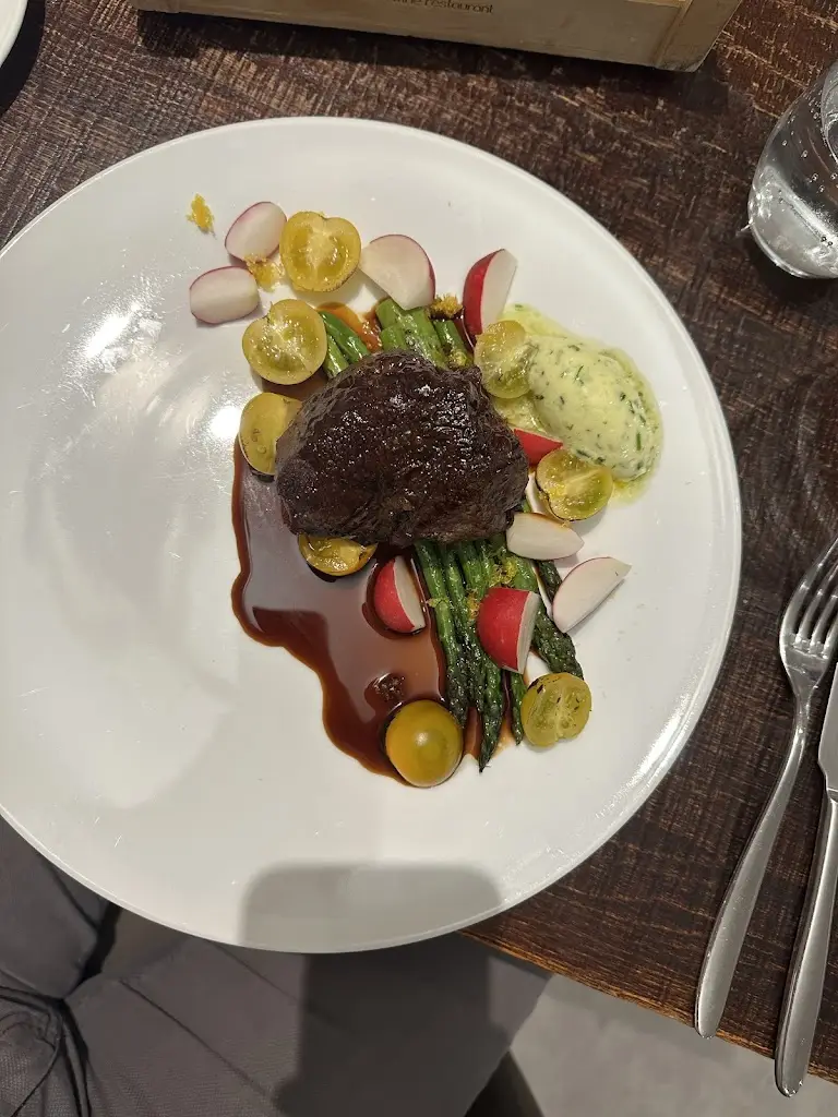 Tobias R_Kohout NA VÍNĚ_Brno_review