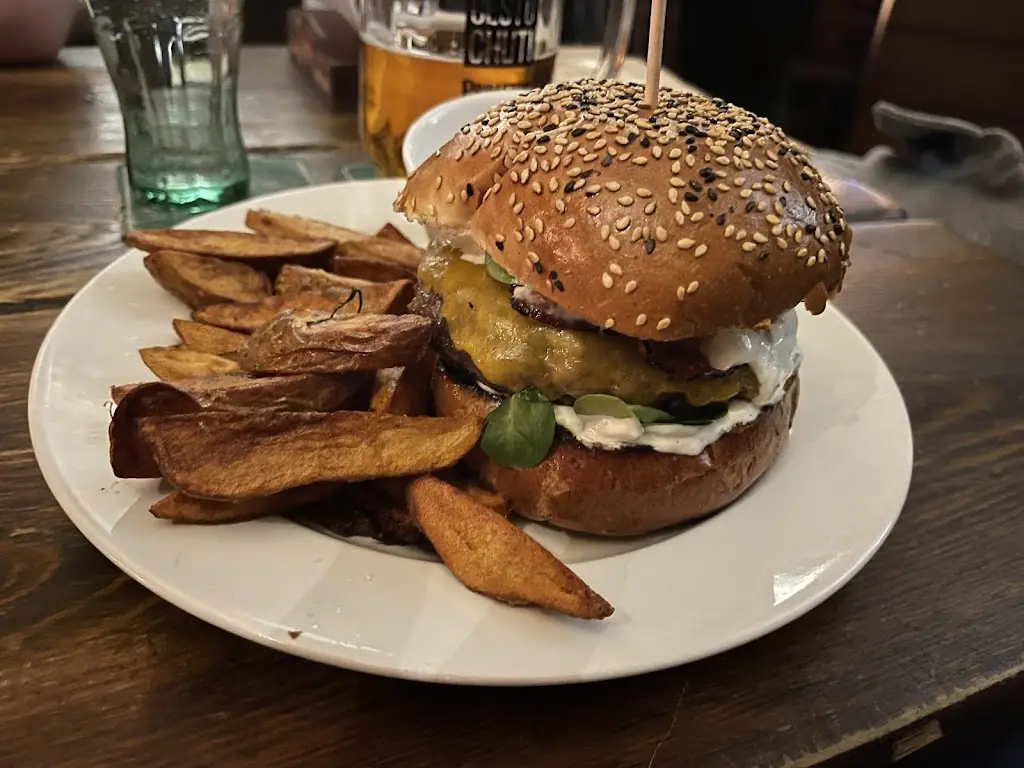 Andy Fox_Středověká krčma_Brno_recensione