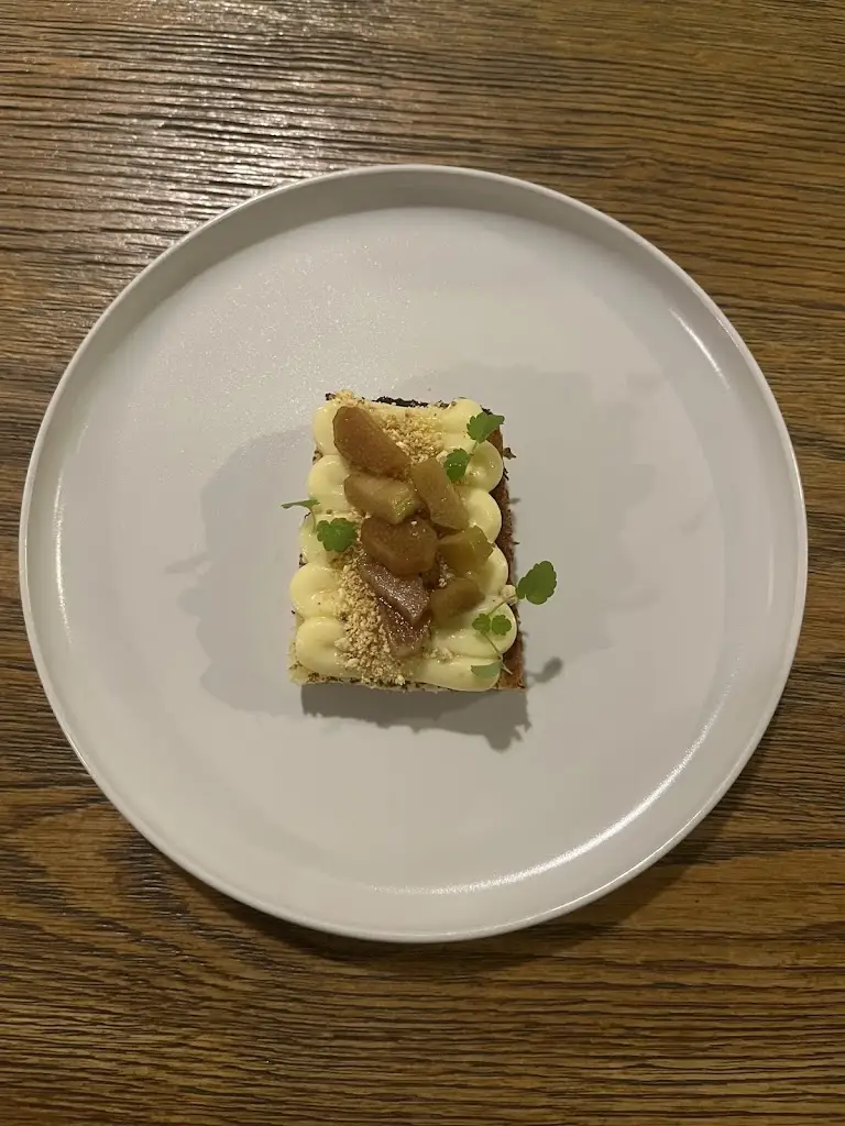 Lee Shaw_Atelier Bar & Bistro_Brno_review