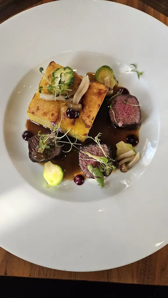 Yasaman Ebrahimi_Grandezza restaurant_Brno_review