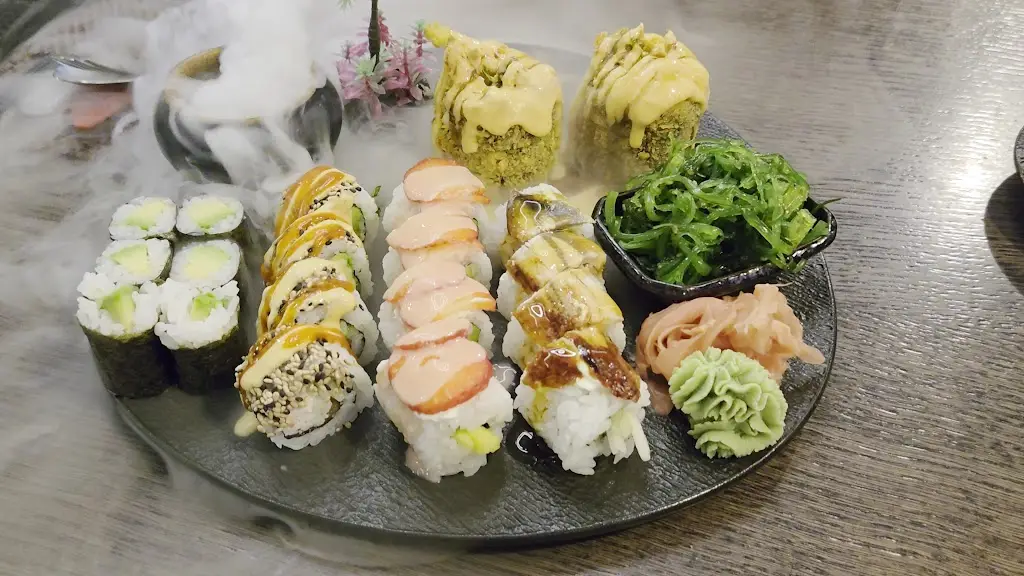 Lotus Restaurant - Grill & Sushi bar_Brno_slider_image_2