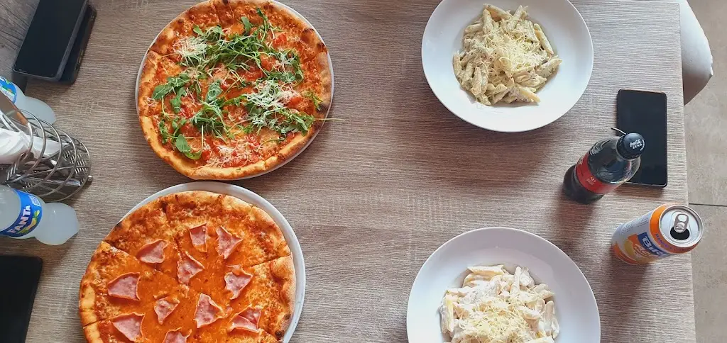 Kushagra Bhatnagar_Bistro Di Napoli_Brno_review