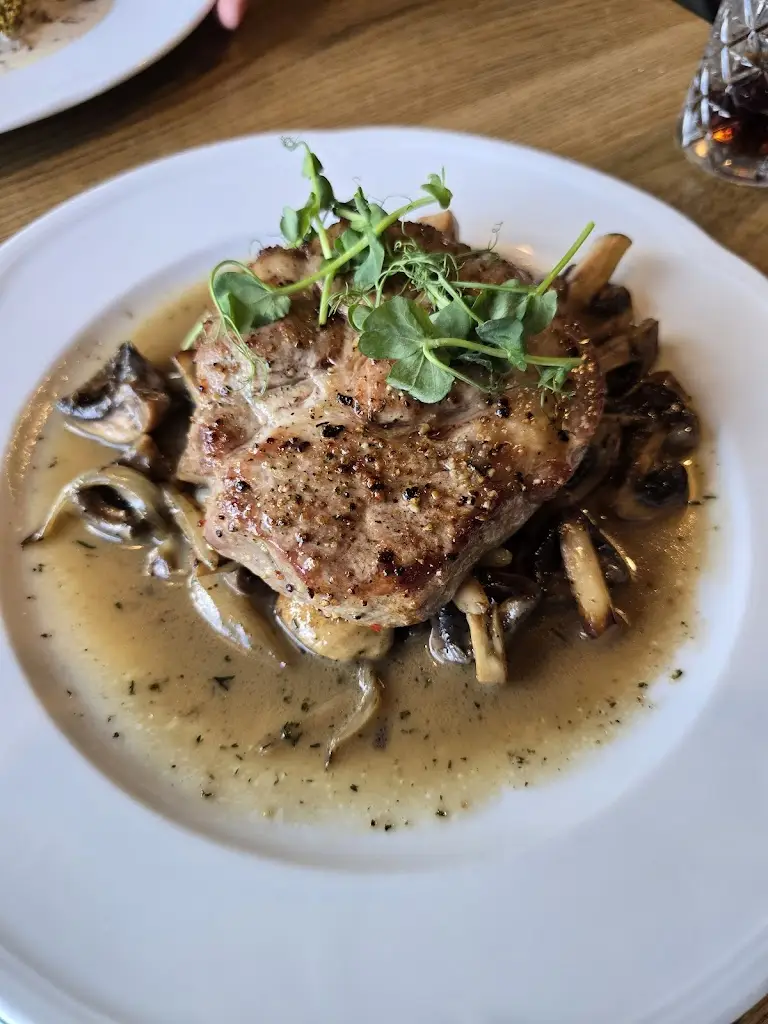 Garden restaurant & PUB_Brno_slider_image_3