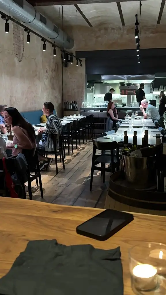 Element Bar & Restaurant_Brno_slider_image_2