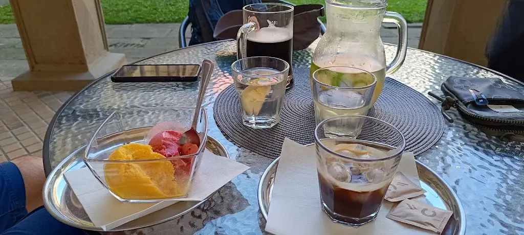 Lilith Pink_Kavárna na zámku_Bučovice_review