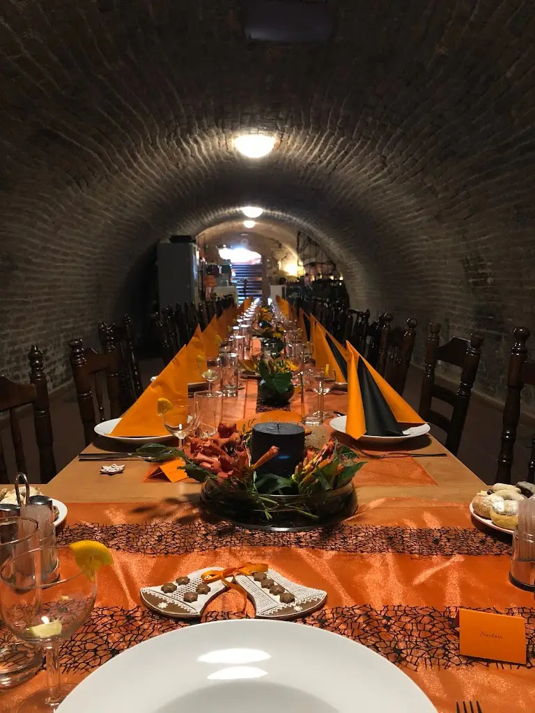 Vinárna U Šembery_Bučovice_slider_image_3