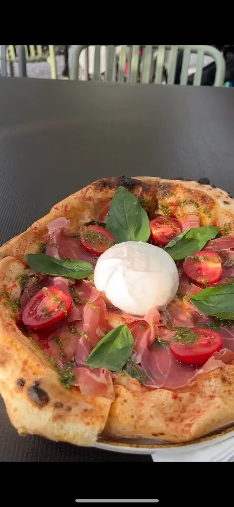 Sebastián Geschwandtner_Pizza dal Cortile_Dolní Bojanovice_review