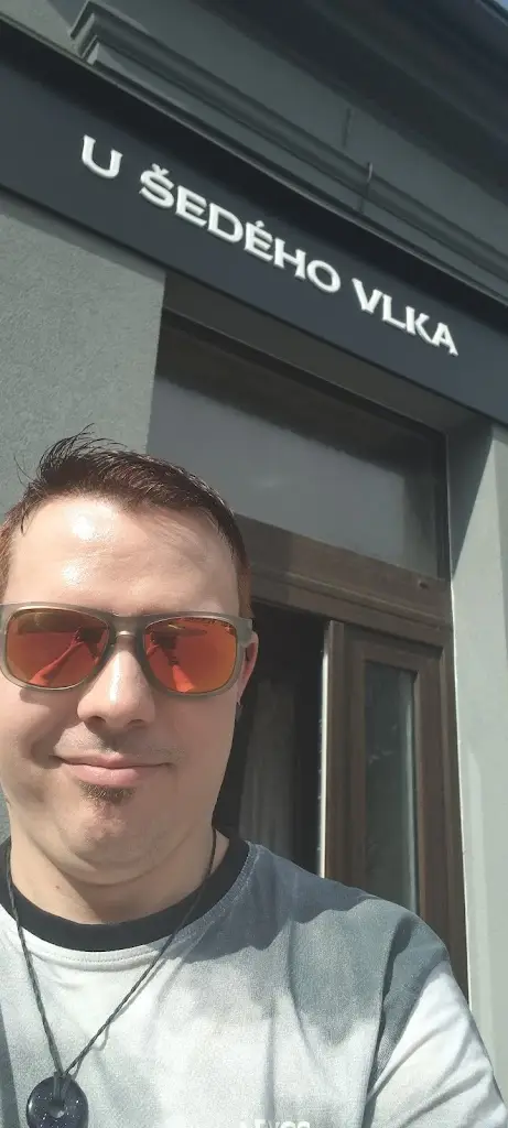 Hans Andersen_Eva Chramostová - Restaurace U šedého vlka_Dolní Kounice_review