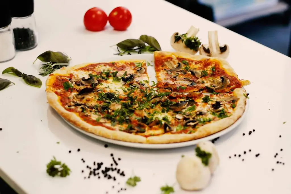 Pizza u Ježků_Dolní Kounice_slider_image_2