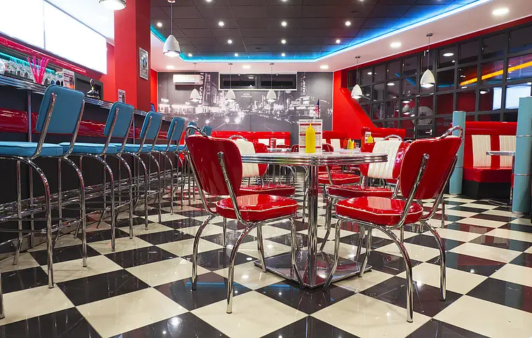 Americká restaurace EB DINERS restaurant in Černá Hora