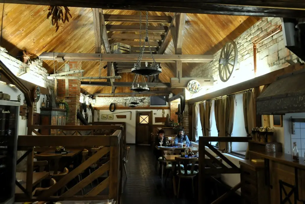 Šenk u Prokuristy_Černá Hora_slider_image_2