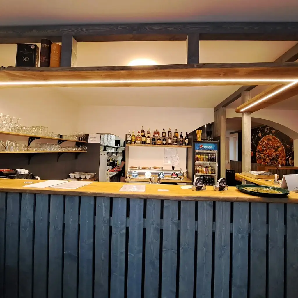 Pizzerie u zajíce restaurant in Černá Hora