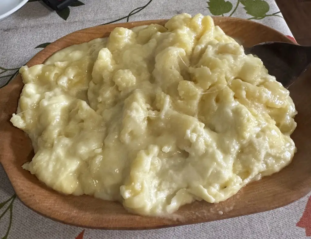 london ben_Kapetanov KONAK ETNO restoran_Černá Hora_review