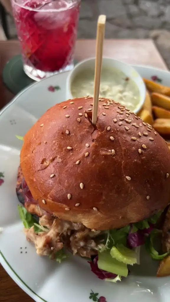 Maksim Glazkov_Restaurace V Ruthardce_Černá Hora_review