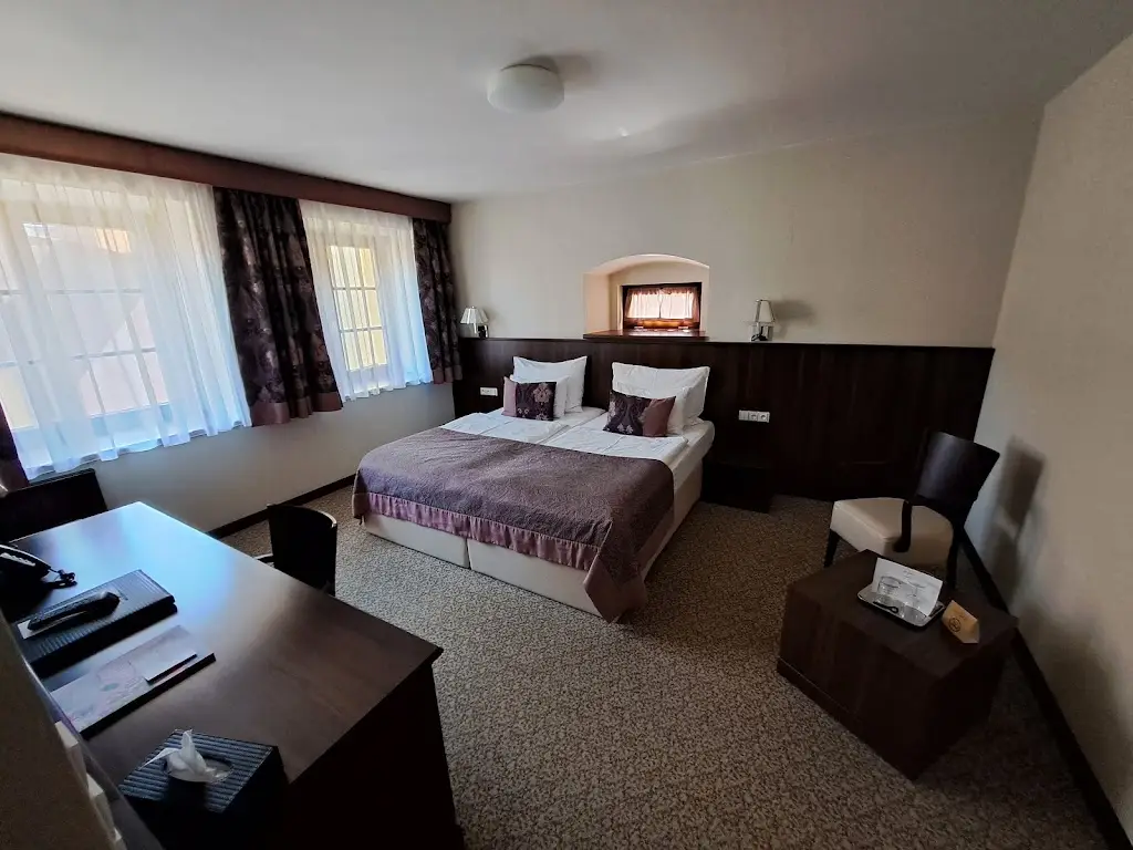 T V_Hotel Sladovna_Černá Hora_review