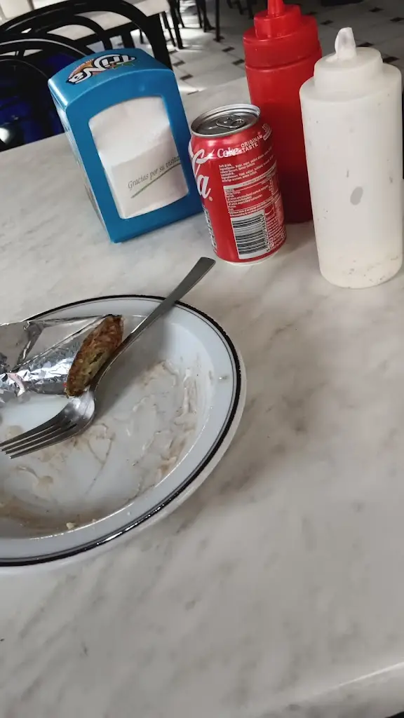 jeyro zenlly Alvear Chaves_Villaverde sonargoan Dõner Kebap_Borek_review