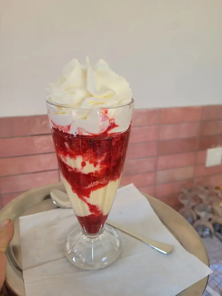 Zmrzlina Valchov "Na Sokoláku" ristorante a Doubravice nad Svitavou