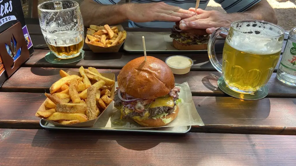 paola virga_Cutters Foodtruck_Drnholec_review