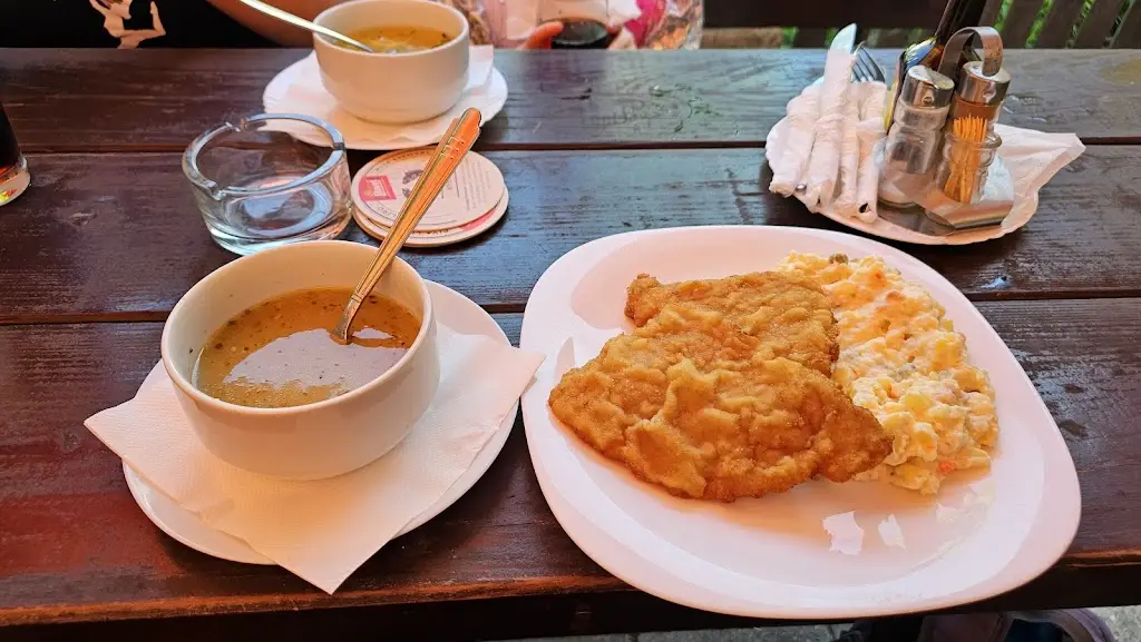 Lukáš Skalský_Hostinec Pod Lipů_Dubňany_review