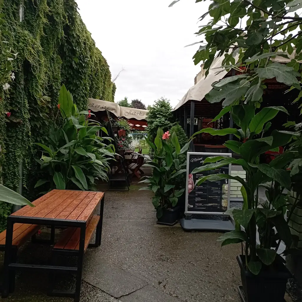 Reštaurácia Jašterka restaurant in Hlohovec