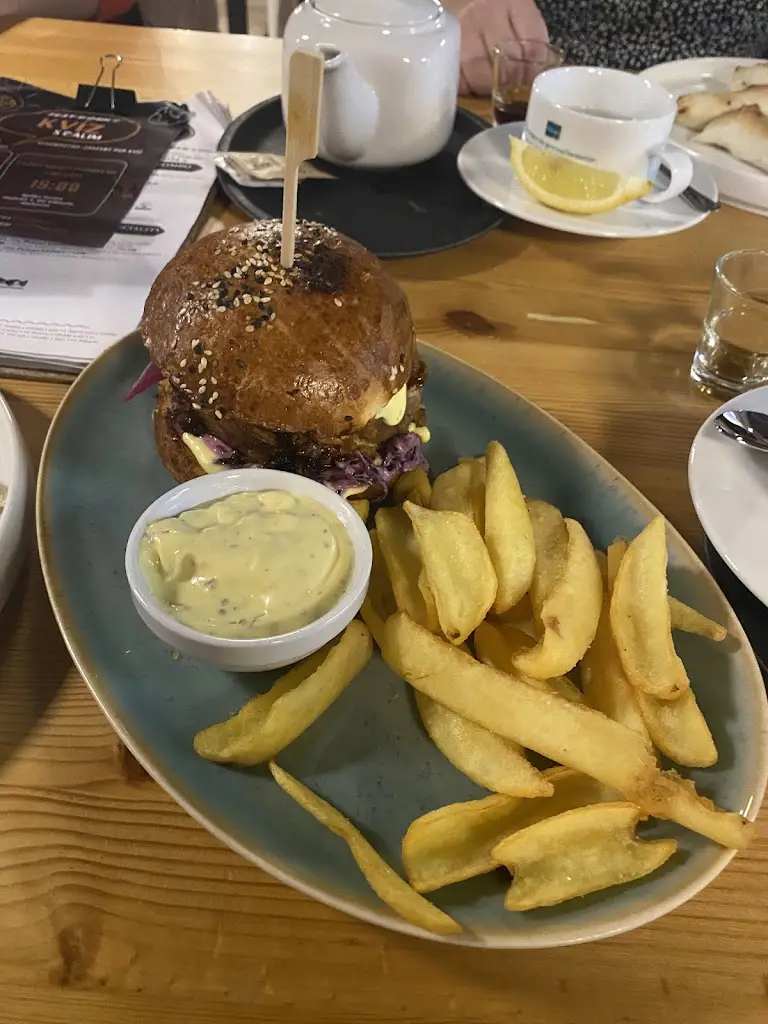 Simona Palovcikova_Reštaurácia SPILKA Terasa_Hlohovec_review