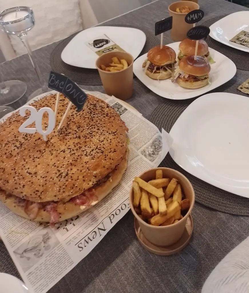 Lubica Petrvalska_MAM Burger_Hlohovec_review