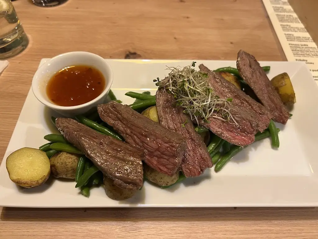 Matúš Komarňanský_ATIPIC GYM & RESTAURANT_Hlohovec_review