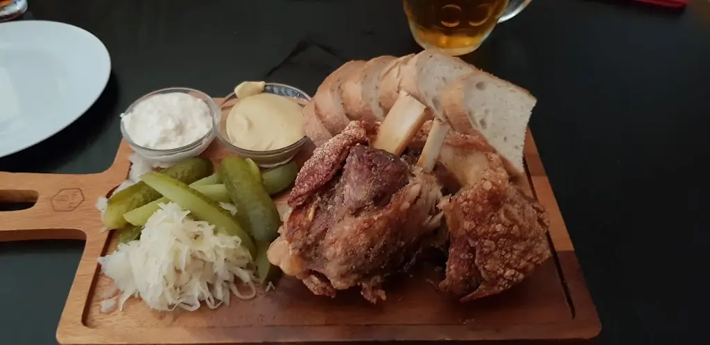 Menu_Reštaurácia, kaviareň a terasa & Hotel JELEŇ_Hlohovec_immagine_5