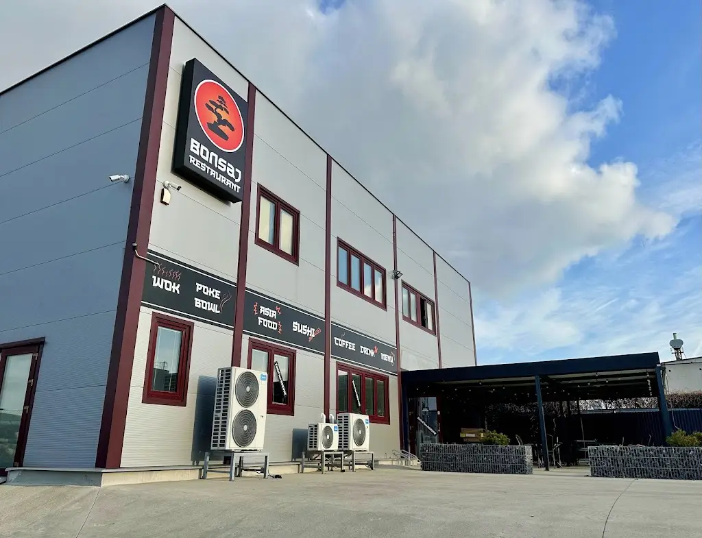 Bonsaj sushi restaurant restaurant in Hlohovec