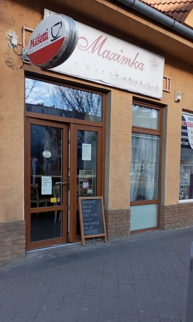 Ivan Oravec_Cukráreň Maximka_Hlohovec_review