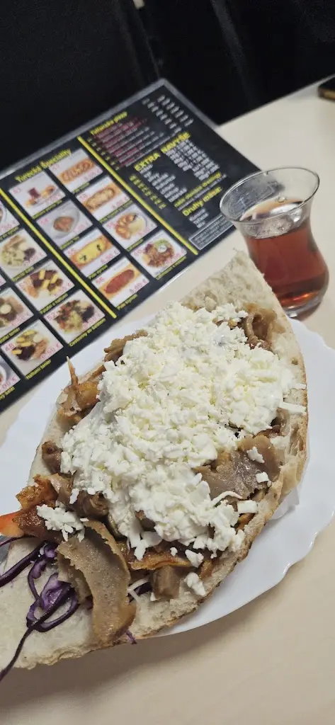 Oksana Ulihanets_Mega kebab_Hlohovec_recensione