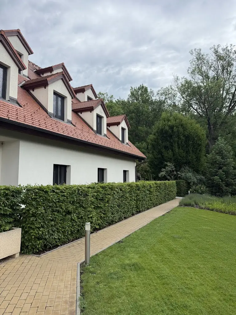 Mariana Felixová_HRANIČNÍ ZÁMEČEK_Hlohovec_review