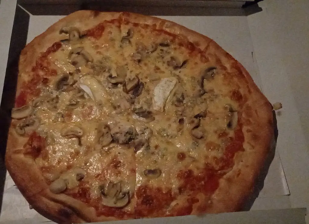 Pizza Žák_Hostěradice_slider_image_2