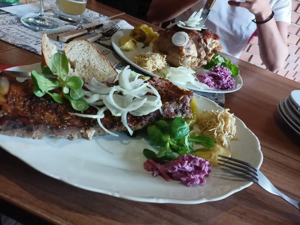 Alenka Sušinova_Hospůdka U Fugase_Hovorany_review